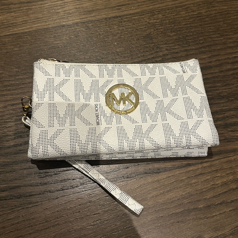 Michael Kors Wristlet